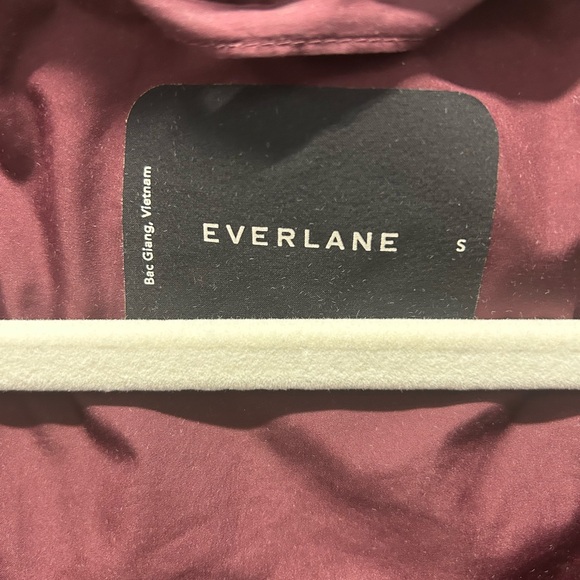Everlane Women The Lightweight Puffer Full Zip Jacket Burgundy Size Small - Picture 6 of 9